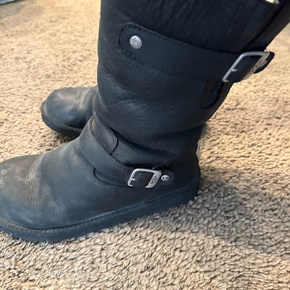 Ugg genuine leather winter boots black. Size 10.  Sheepskin lining F3010D. - Picture 6 of 14